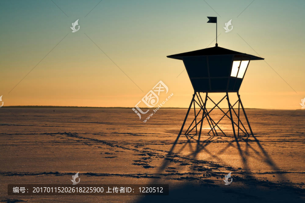 在冬季救生員的小屋