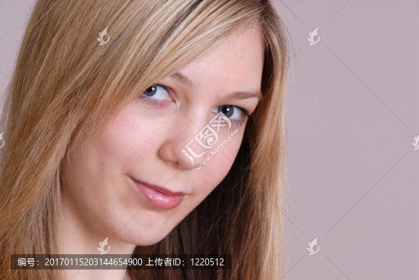 魅力金發(fā)少女青少年學生