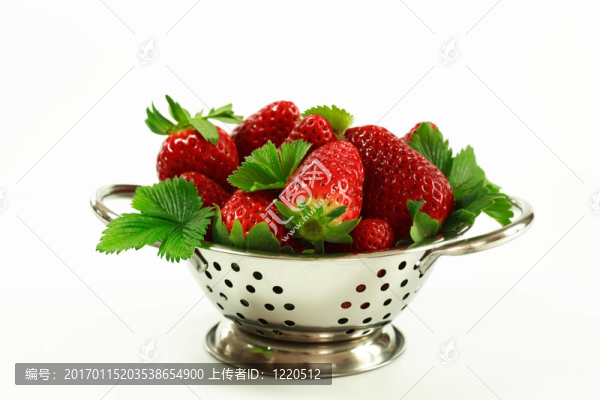碗里的草莓