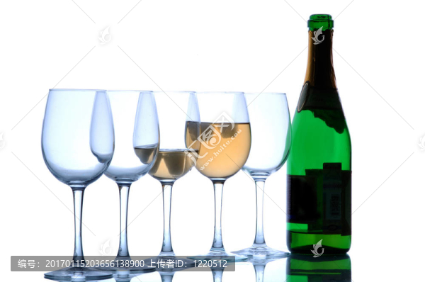 一瓶香檳酒