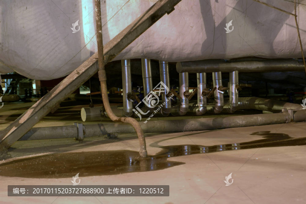 發(fā)電廠不同尺寸和形狀的管道