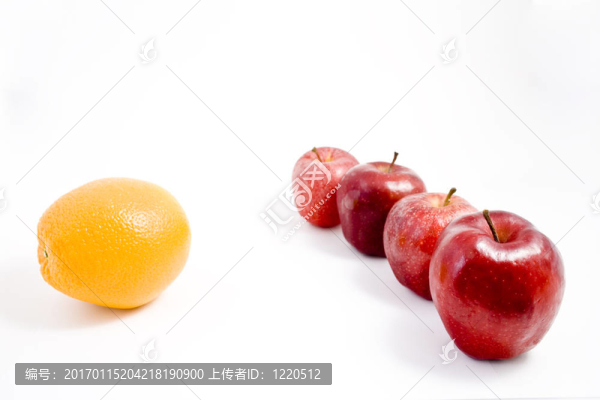 蘋果中的一個橘子