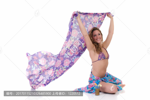 紗籠的年輕女子