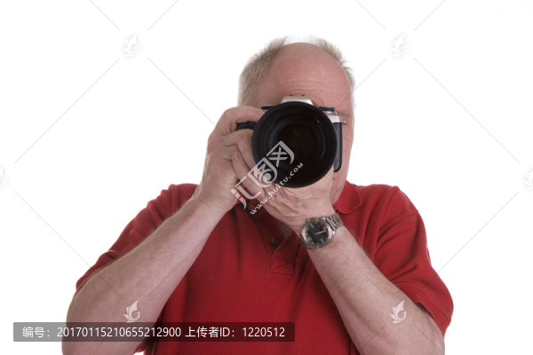 帶有變焦鏡頭的人