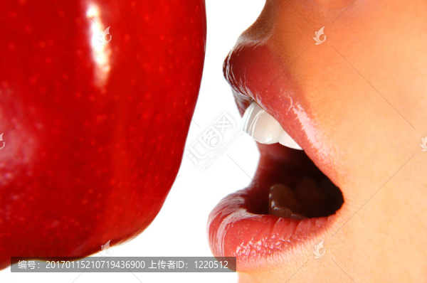 吃蘋果的女人