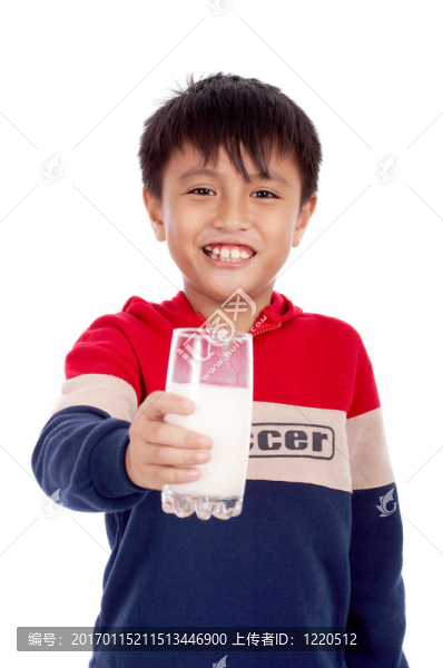 微笑的小男孩