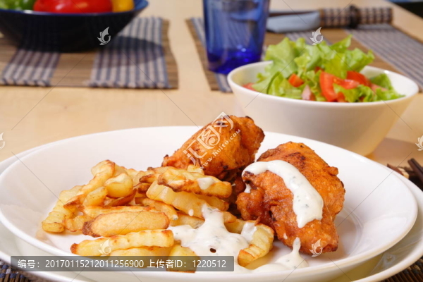 薯?xiàng)l和雞肉-匯圖網(wǎng) www.fosd68.com 薯?xiàng)l和雞肉