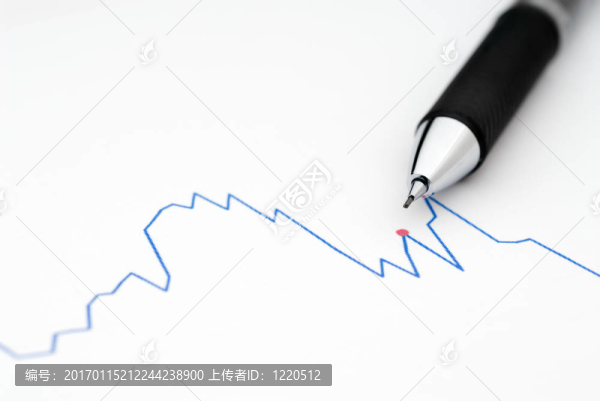 股票圖表上的鉛筆