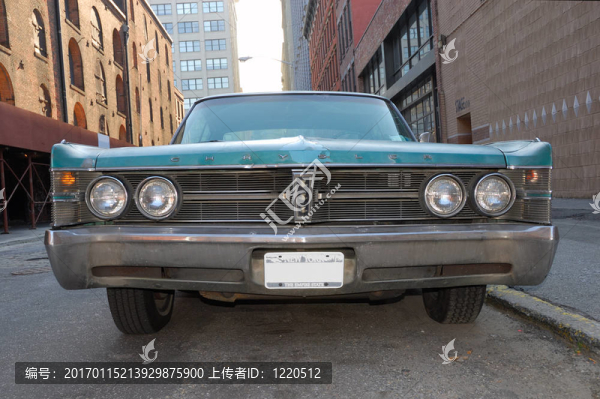 經(jīng)典的美國(guó)汽車從20世紀(jì)60年代在紐約街