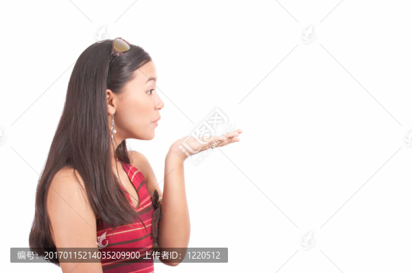 醒目的女人
