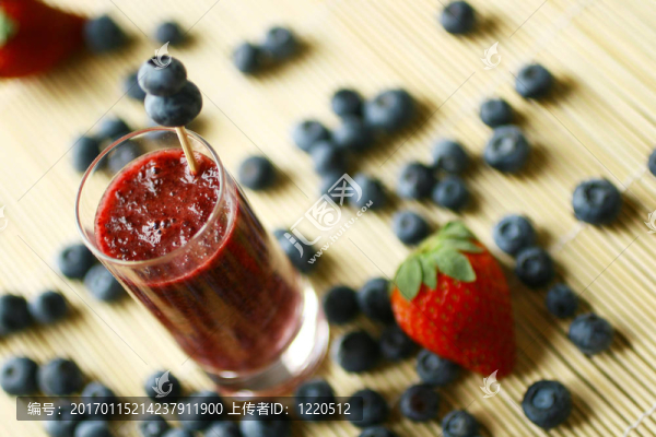 藍(lán)莓奶昔