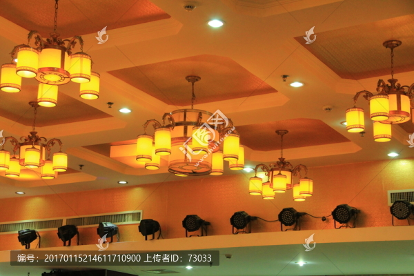 吊燈