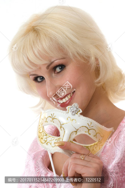 一個(gè)娃娃的女人威尼斯面具下。