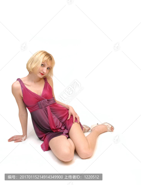 坐金發(fā)女人16。