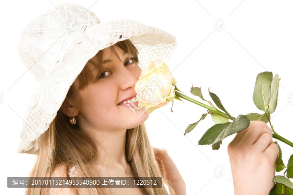 金發(fā)女人與茶玫瑰