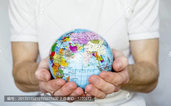 手中持有全球-匯圖網(wǎng) www.fosd68.com 手中持有全球
