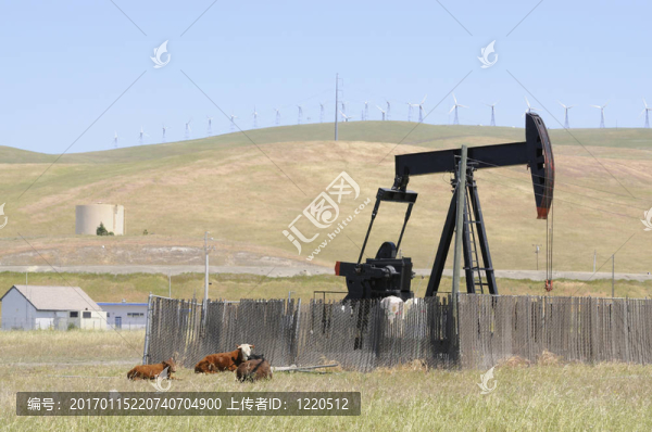 帶背景風(fēng)力發(fā)電機(jī)的抽油泵