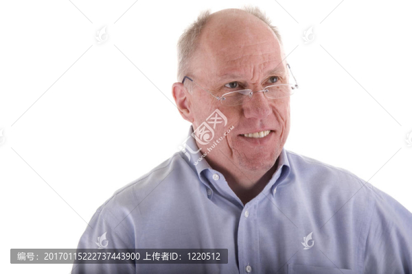 穿藍(lán)襯衫的家伙，戴著眼鏡的