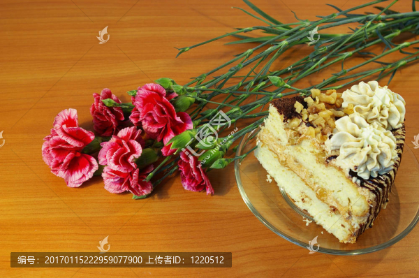 康乃馨和蛋糕