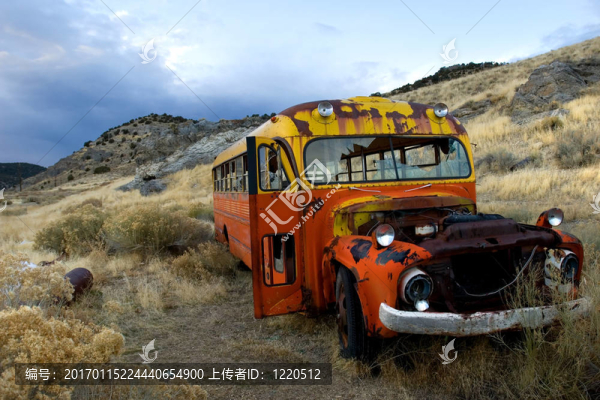 生銹的舊汽車