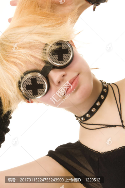 年輕的另類女孩