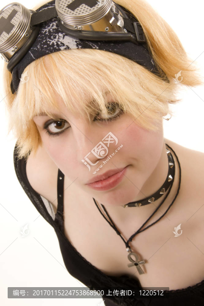 年輕的另類女孩