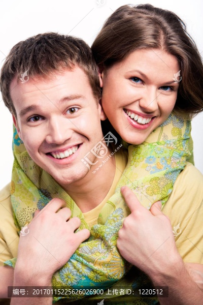 甜蜜的擁抱-匯圖網(wǎng) www.fosd68.com 甜蜜的擁抱