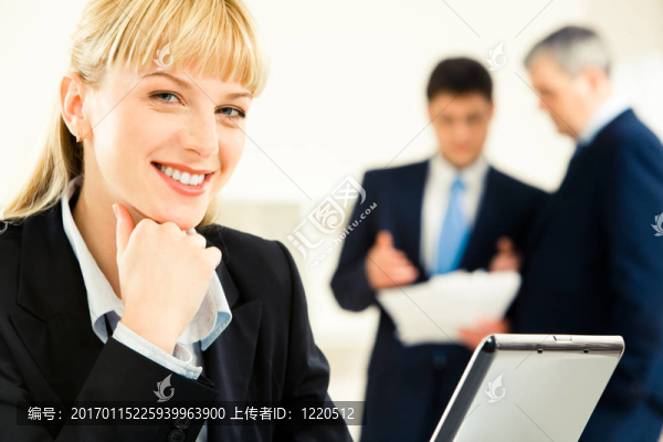 年輕的專(zhuān)家-匯圖網(wǎng) www.fosd68.com 年輕的專(zhuān)家