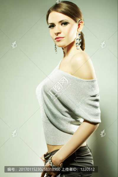 一個(gè)美麗的年輕性感女人的肖像