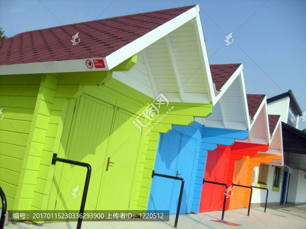 豐富多彩的海灘小屋的海邊