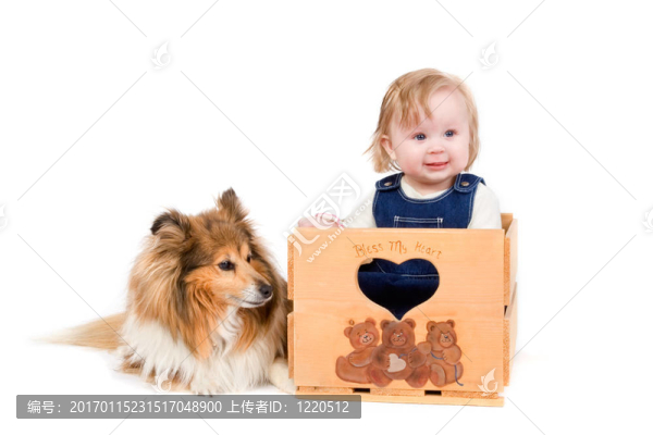 嬰兒女孩和狗