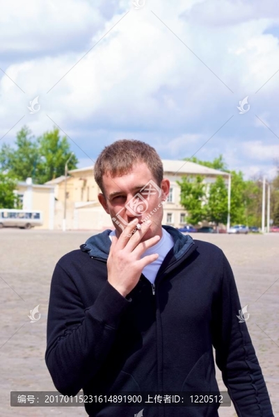 吸煙的人
