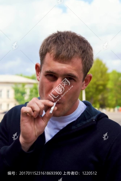 吸煙的人