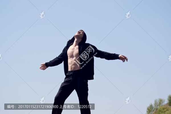 運(yùn)動員有裸胸的罩