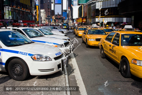 時(shí)代廣場(chǎng)汽車