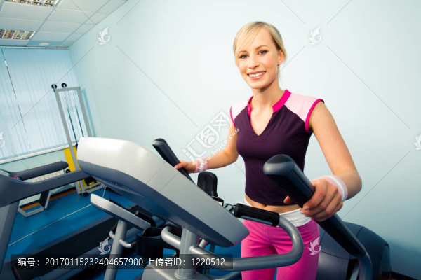 女人