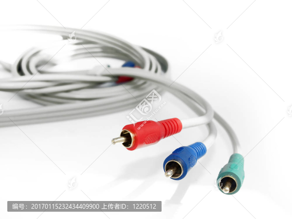 紅綠色和藍(lán)色組件電纜對白色背景