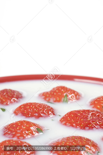 草莓牛奶