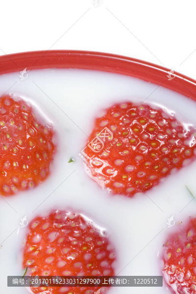 草莓牛奶