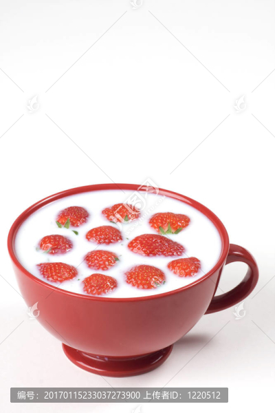 草莓牛奶