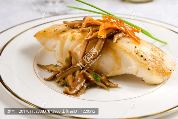 蘑菇鱸魚