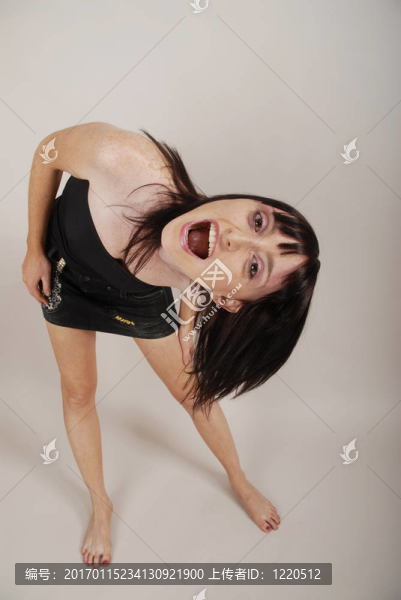 哭可笑的女人-匯圖網(wǎng) www.fosd68.com 哭可笑的女人