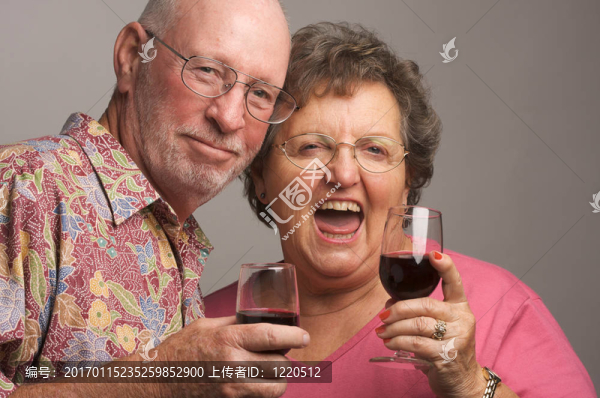 資深新人敬酒