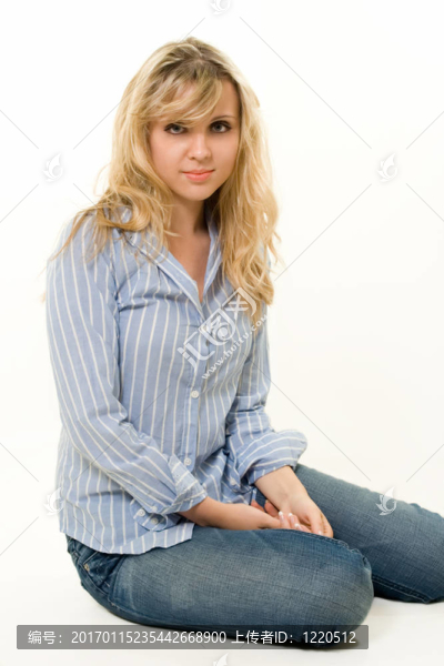 穿著休閑裝的女人