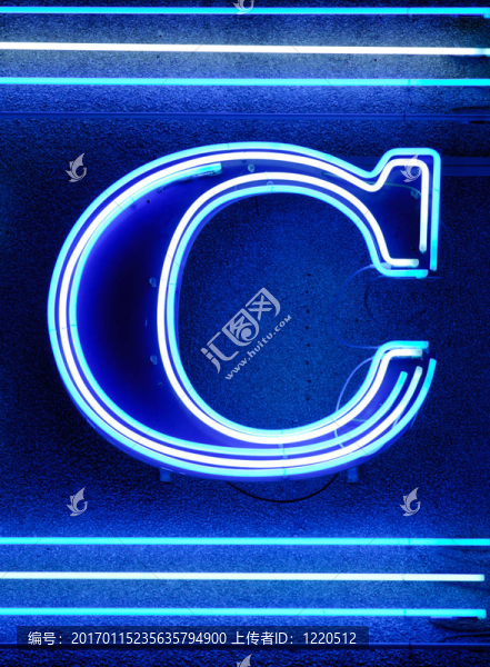 霓虹燈中的字母C