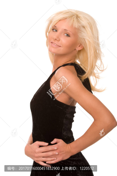 穿黑衣服的女人