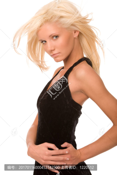 穿黑衣服的女人