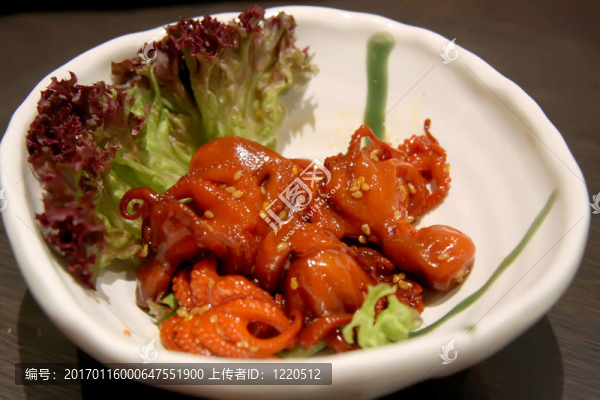 切成薄片的生牛肉