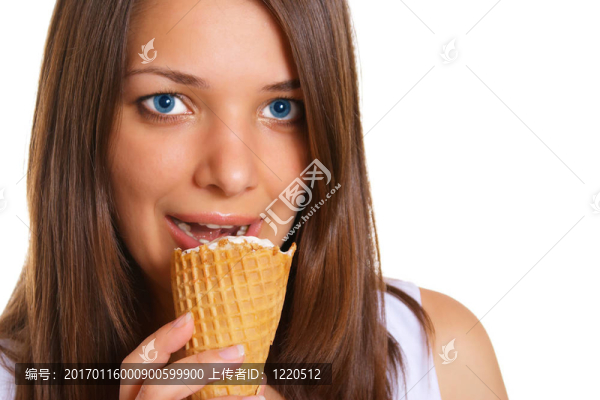 冰淇淋7的女人