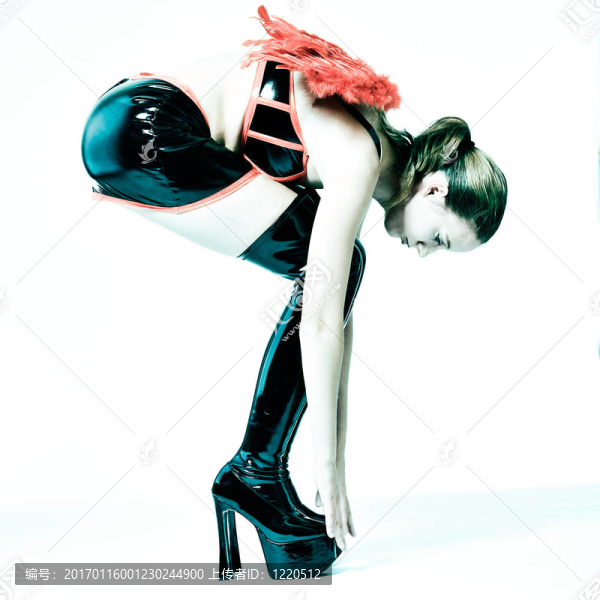 在拉克服裝美麗的金發(fā)天使X-程中